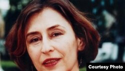 دکتر آذر نفیسی؛ نویسنده و استاد دانشگاه