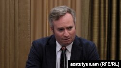 Ֆրանսիայի ԱԳՆ պետքարտուղար Ժան-Բատիստ Լըմուանը Երևանում ասուլիսի ժամանակ, 28-ը նոյեմբերի, 2020թ․