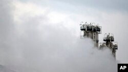 Часть ядерных установок по производству тяжелой воды в Араке видна недалеко от центрального города Арак, в 250 километрах к юго-западу от столицы Тегерана, архивное фото 