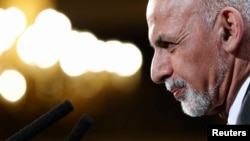 President Ashraf Ghani has promised to fight corruption, but critics doubt his capacity to go after powerful elite implicated in corruption scandals.