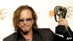 میکی رورک با بفتای بهترین بازیگر مرد در لندن