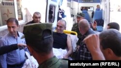 Армена Ламбаряна перевозят в медцентр «Эребуни», Ереван, 6 сентября 2016 г.