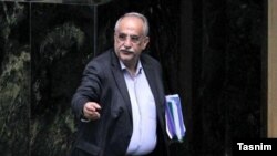 مسعود کرباسیان می‌گوید این امکان وجود دارد که شرکت‌های متقاضی تجارت با ایران، در زمینه توسعه صنعت نفت نیز سرمایه‌گذاری کنند.