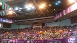 شعار میرحسین یاحسین در استادیوم آزادی