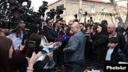 Գյումրիի նախկին քաղաքապետ, Կոմկուսի քաղաքապետի թեկնածու Վարդան Ղուկասյանը