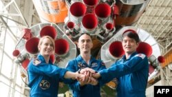 Экипаж "Союза МС" : Анатолий Иванишин, Такую Ониши и Кэтлин Рубинс
