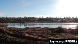 Добыча песка в Нижне-Чурбашском хвостохранилище, Керчь, 4 февраля 2019 года