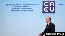Президент Узбекистана Шавкат Мирзиёев на саммите «Центральная Азия – Европейский союз». Самарканд, 4 апреля 2025 года