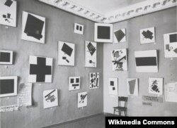 "Черный квадрат" в "красном углу" выставки "0,10", 1915 год