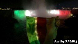 Татарстан әләме төсләре белән яктыртылучы Ниагара шарлавыгы