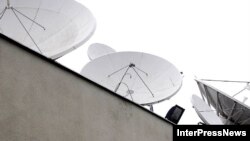 На сегодняшний день в Грузии не составляет труда приобрести взломанный спутниковый контент «НТВ-плюс»