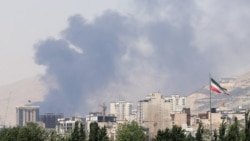 روزبه اسکندری: مادر ۷۸ ساله‌ام به تنهایی از زیر آوار بیرون آمد