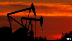 یک میدان نفتی در نزدیکی لس آنجلس (عکس از آرشیو)