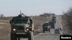 Орусиячыл жикчилдердин аскердик унаалары. 23-февраль, 2015-жыл