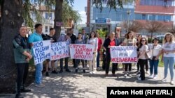 Protesta e qytetarëve të pakënaqur në Graçanicë, më 22 prill.