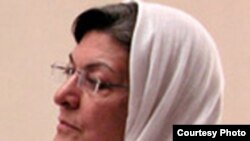 خديجه مقدم از اعضای کمپين يک ميليون امضا برای تغيير قوانين تبعيض آميز عليه زنان در ايران و عضو کميته مادران اين کمپين، روز سه شنبه بازداشت شد.