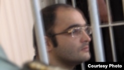 Эйнулла Фатуллаев во время суда над ним, Баку, 6 июня 2007