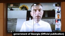 Георгий Гахария, который сам в настоящее время лечится от ковида, заявляет, что модель точечных ограничений должна быть пересмотрена с точки зрения ее эффективности