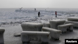 На межі загибелі опинилися кілька десяток суден із більш як двома сотнями членів екіпажів