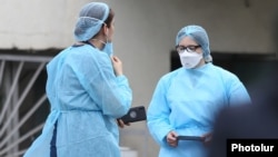 Բուժաշխատողներ «Նորք» ինֆեկցիոն հիվանդանոցում, արխիվ