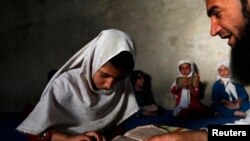 Опасность может подстерегать афганских детей не только со стороны талибов или терроризма, но и со стороны местных традиций.