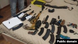 Снимка на Разследващия комитет на оръжия, конфискувани от опозиционни активисти, 25 юни 2025 г.