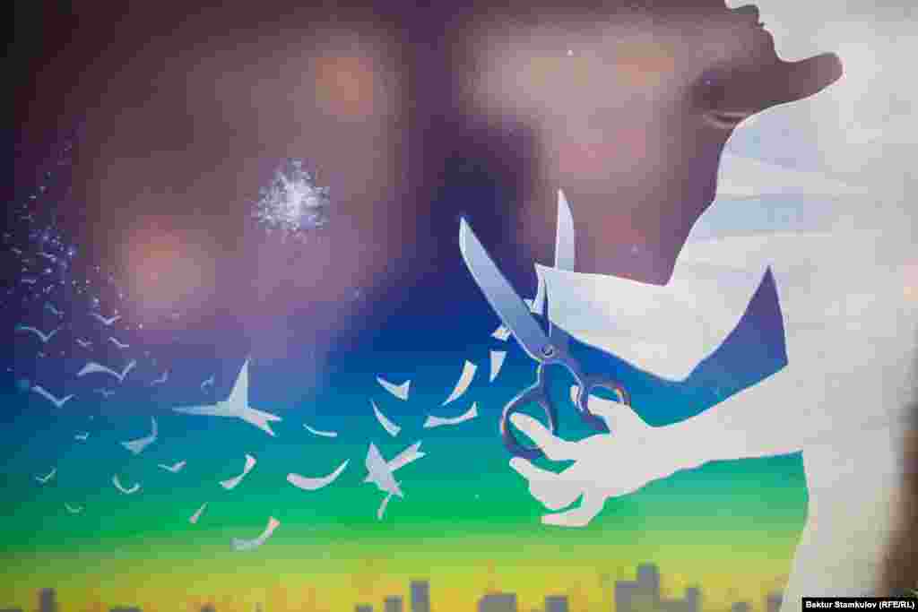 &ldquo;Биз жаныбарларбыз&rdquo; аттуу эмгек да Цыбухка таандык.