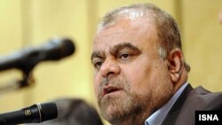 رستم قاسمی، وزیر نفت ایران، از کاهش قیمت نفت ابراز نارضایتی کرده است.