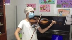 Адель: дартымды музыка басат