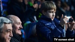 Аляксандар і Мікалай Лукашэнкі на зімняй Алімпіядзе 2014 году ў Сочы.