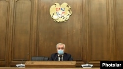 «Իմ քայլը» խմբակցության անդամ Անդրանիկ Քոչարյանը ճեպազրույցների ժամանակ, 8 հոկտեմբերի, 2020թ.