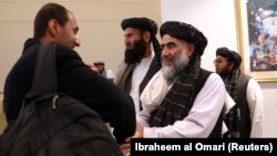 Члени угруповання «Талібан» перед підписанням мирної угоди в Катарі, лютий 2020 року