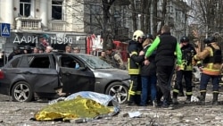 Війська РФ завдали удару двома балістичними ракетами по центру Сум (відео)