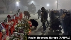 Sveće i sveće na mestu nesreće, Novi Sad, 1. decembar 2025.