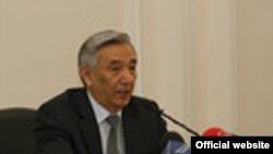 Марказий Сайлов комиссияси раиси 27 декабр кечқурун сайловларни расман ўтди деб эълон қилди.