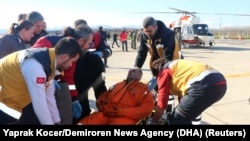 Один із моряків, які вижили після аварії корабля біля берегів турецької провінції Самсун, 7 січня 2018 року