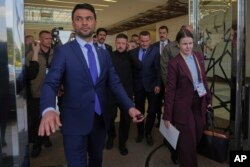 Уладзімір Зяленскі ( у цэнтры) ў Анкары