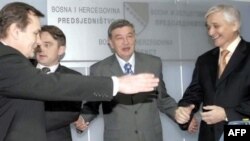 Članovi Predsjedništva BiH su samo prije devet mjeseci, u januaru ove godine, Nikoli Špiriću čestitali na imenovanju za predsjedavajućeg Vijeća ministara BiH. 