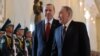 Türkiýäniň prezidenti Rejep Taýyp Erdogan we onuň gazak kärdeşi Nursultan Nazarbaýew.