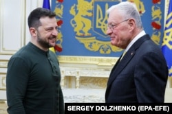 Президент України Володимир Зеленський і спецпредставник США з питань України і Росії Кіт Келлог (праворуч). Київ, 20 лютого 2025 року