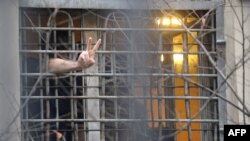 Постановление парламента об объявлении амнистии вступает в силу со дня его принятия и подлежит исполнению в течение шести месяцев