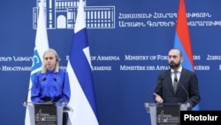 Հայաստանի արտգործնախարար Արարատ Միրզոյանի և ԵԱՀԿ գործող նախագահ, Ֆինլանդիայի արտգործնախարար Էլինա Վալտոնենի համատեղ ասուլիսը, Երևան, 14-ը հոկտեմբերի, 2025թ.
