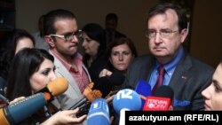 Посол США в Армении Ричард Миллз отвечает на вопросы журналистов, Ереван, 18 мая 2016 г․  