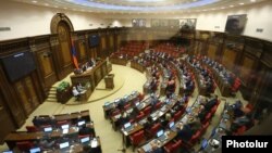 Armenia -- The National Assembly meets to elect Serzh Sarkisian prime minister, 17Apr2018