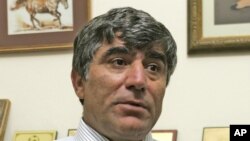  Грант Динк.