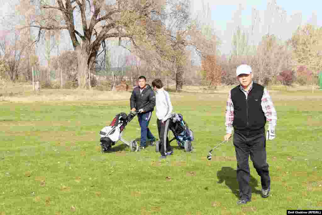 Кедди&nbsp;( англ.&nbsp;caddy&nbsp;)&nbsp;&mdash; гольф оюнчусунун жардамчысы. Ал спорт шаймандарын ташуу менен бирге оюнчуга кеңеш берет.&nbsp; 