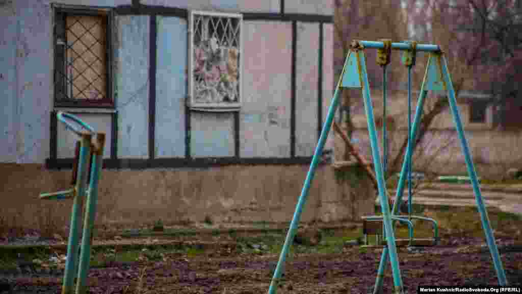 Дитячий маданчик, на якому &laquo;засіяно&raquo; не один кілограм осколків від мін та снарядів