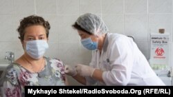 До листа очікування вакцинації від COVID-19 записалися 779 932 людини