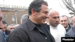 Гагик Царукян (слева) и начальник его службы охраны Эдуард Бабаян  