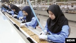 چگونگی افزایش حقوق نیروی کار وابسته به این است که این افزایش از چه منابعی صورت می‌گیرد.